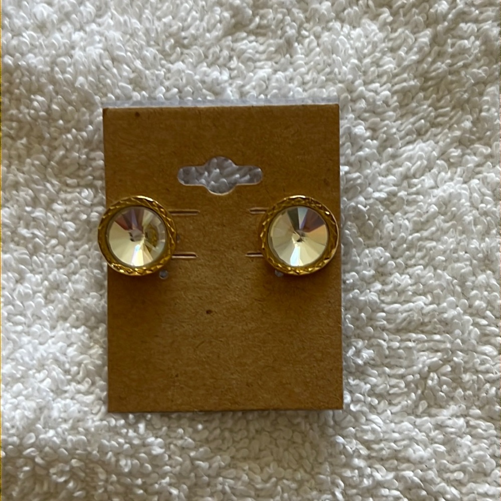 Gold tone round pointed crystal foiled/mirrored earrings